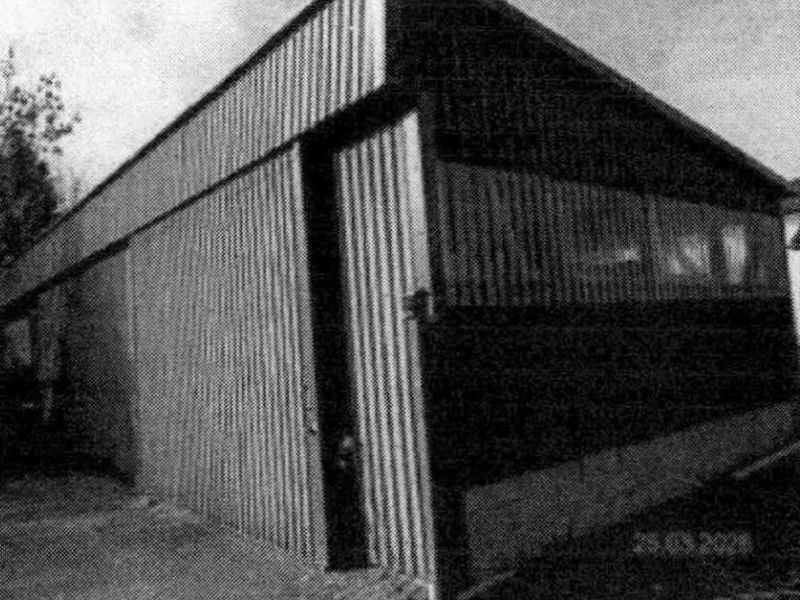 Foto 5 von 7 — Wohnhaus mit Garagen-/Lagergebäude, offener Fahrzeughalle in Schalkholz