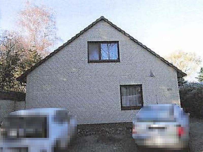 Foto 1 von 232 — Einfamilienhaus mit Garage und Carport in Pinneberg