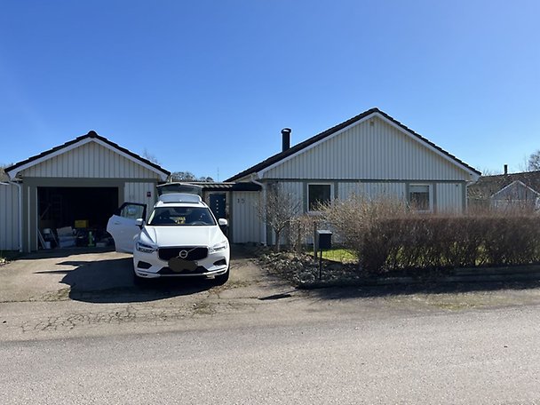 Foto 2 von 3 — Småhusenhet, bebyggd