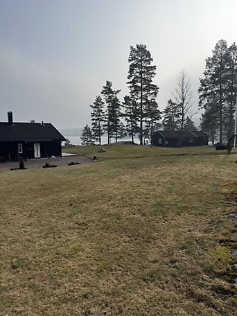 Foto 1 von 2 — Småhusenhet, tomtmark