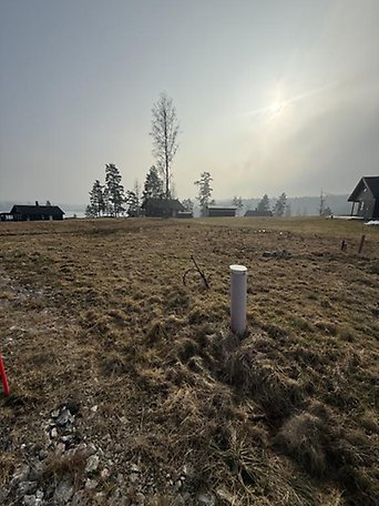 Foto 1 von 3 — Småhusenhet, tomtmark