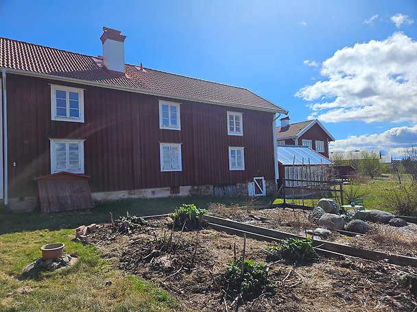 Foto 11 von 12 — Lantbruksenhet, bebyggd (120). Hyreshusenhet, hotell eller restaurangbyggnad (322). Specialenhet, skattefri