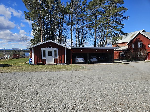 Foto 9 von 12 — Lantbruksenhet, bebyggd (120). Hyreshusenhet, hotell eller restaurangbyggnad (322). Specialenhet, skattefri