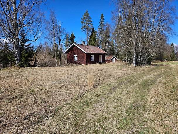 Foto 2 von 12 — Lantbruksenhet, bebyggd (120). Hyreshusenhet, hotell eller restaurangbyggnad (322). Specialenhet, skattefri