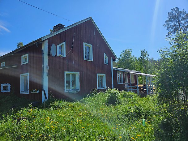 Foto 1 von 7 — Lantbruksenhet, bebyggd