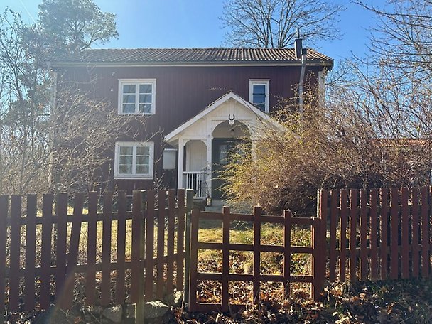 Foto 2 von 6 — Småhusenhet, bebyggd