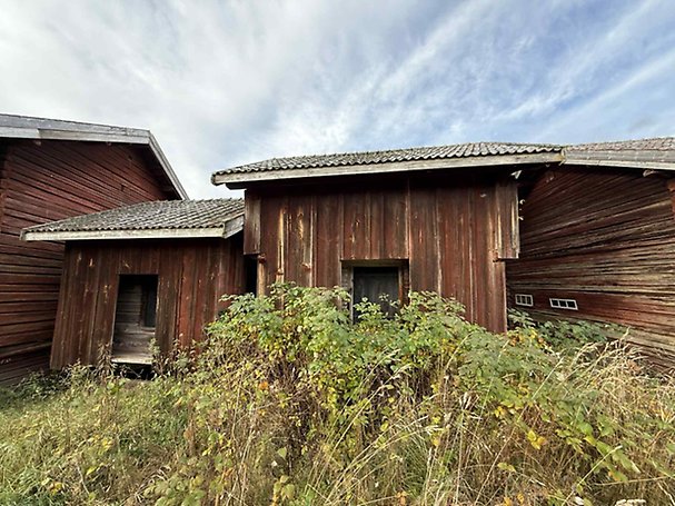 Foto 6 von 7 — Lantbruksenhet, bebyggd