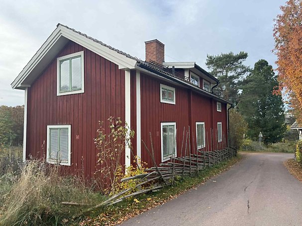 Foto 2 von 7 — Lantbruksenhet, bebyggd