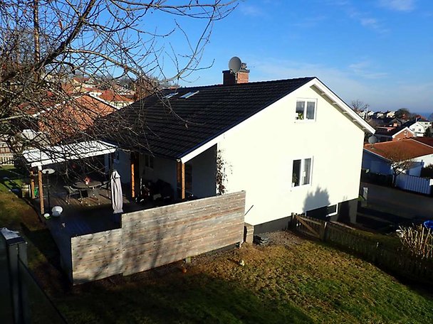 Foto 3 von 11 — Småhusenhet, bebyggd