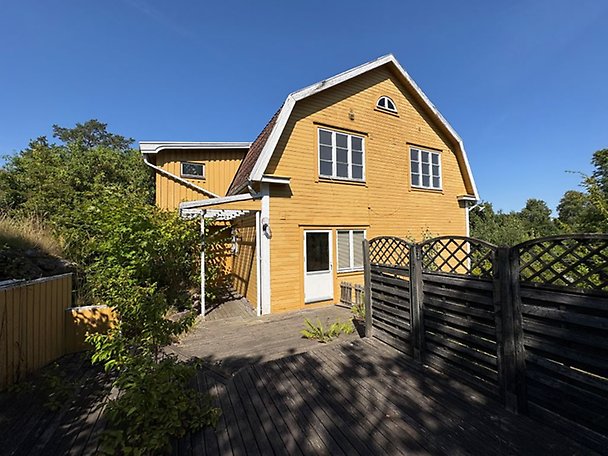 Foto 3 von 6 — Småhusenhet, bebyggd