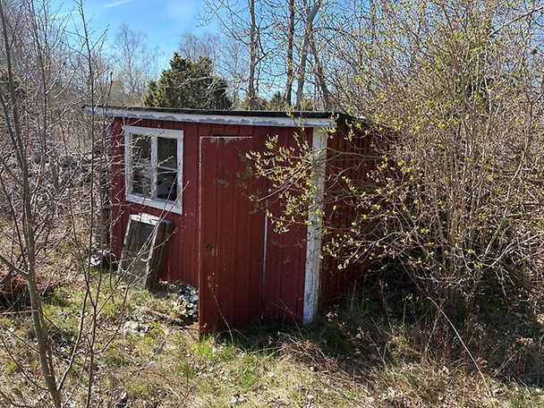 Foto 4 von 5 — Småhusenhet, byggnadsvärde under 50 000 kr