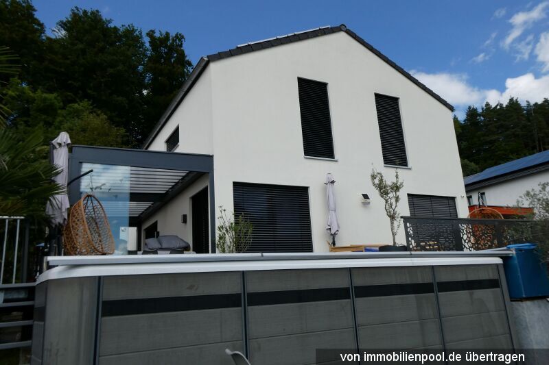 Foto 1 von 2 — Einfamilienhaus mit Carport