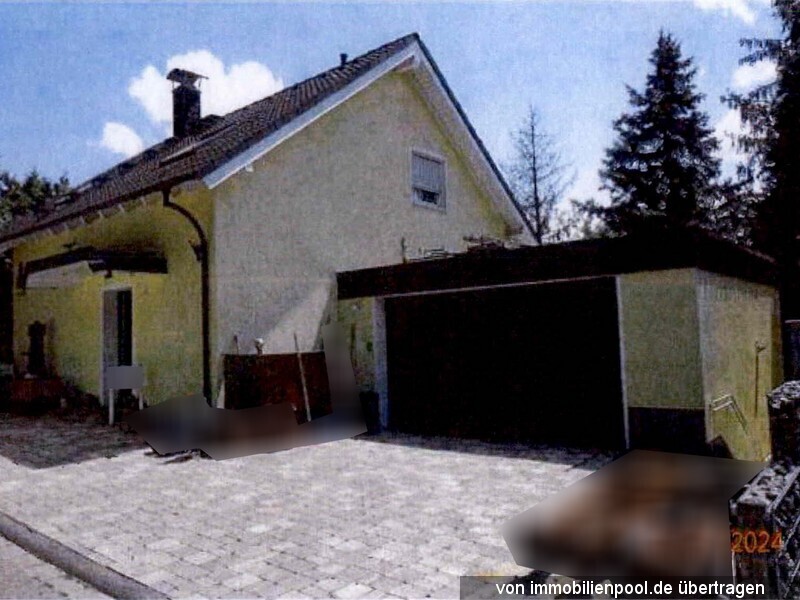 Foto 2 von 2 — freistehendes Einfamilienhaus mit Garage