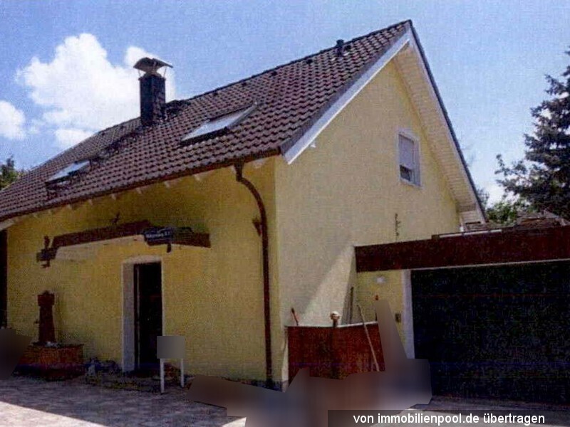 Foto 1 von 2 — freistehendes Einfamilienhaus mit Garage