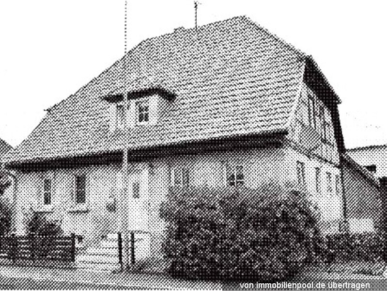 Foto 1 von 4 — Einfamilienhaus mit abrissreifer Scheune/Stall