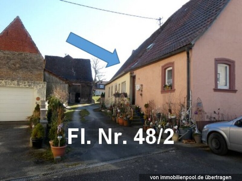 Foto 1 von 5 — Wohnhaus mit Nebengebäude, unbebaute Innenbereichsfläche, Ackerlan…