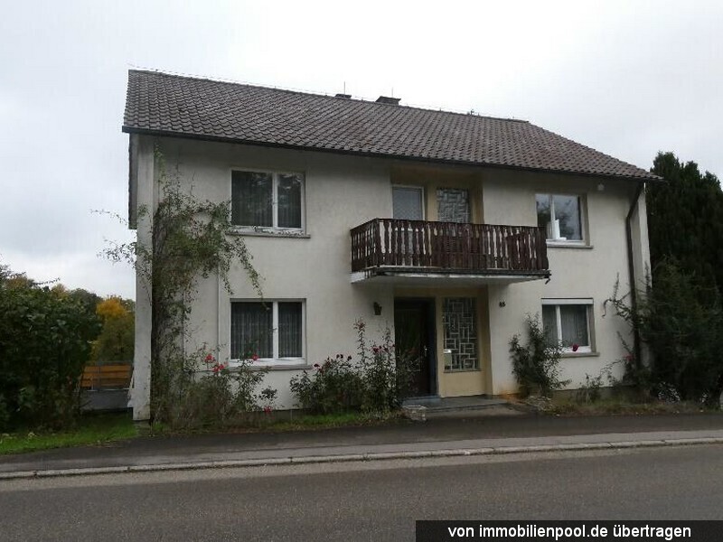 Foto 1 von 7 — Wohnhaus, eingeschossiges Gebäude, Wald- und Landwirtschaftsflächen