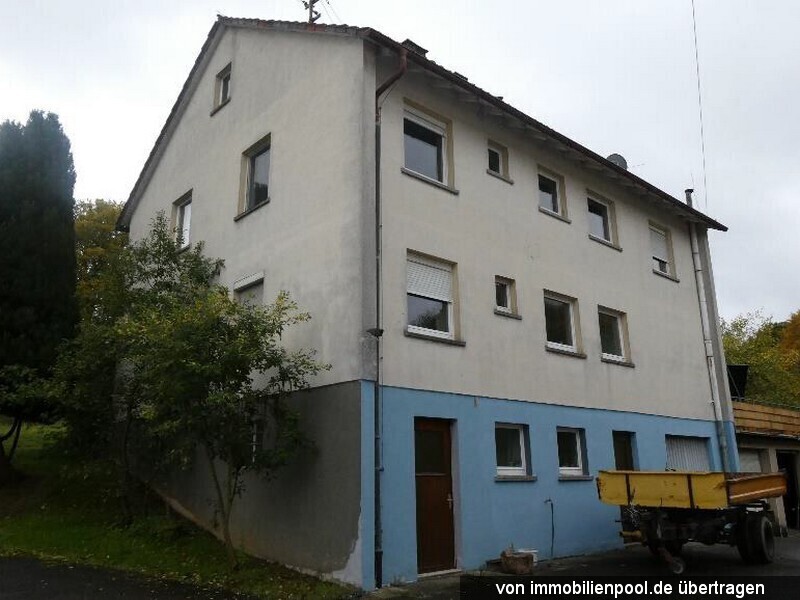 Foto 3 von 7 — Wohnhaus, eingeschossiges Gebäude, Wald- und Landwirtschaftsflächen