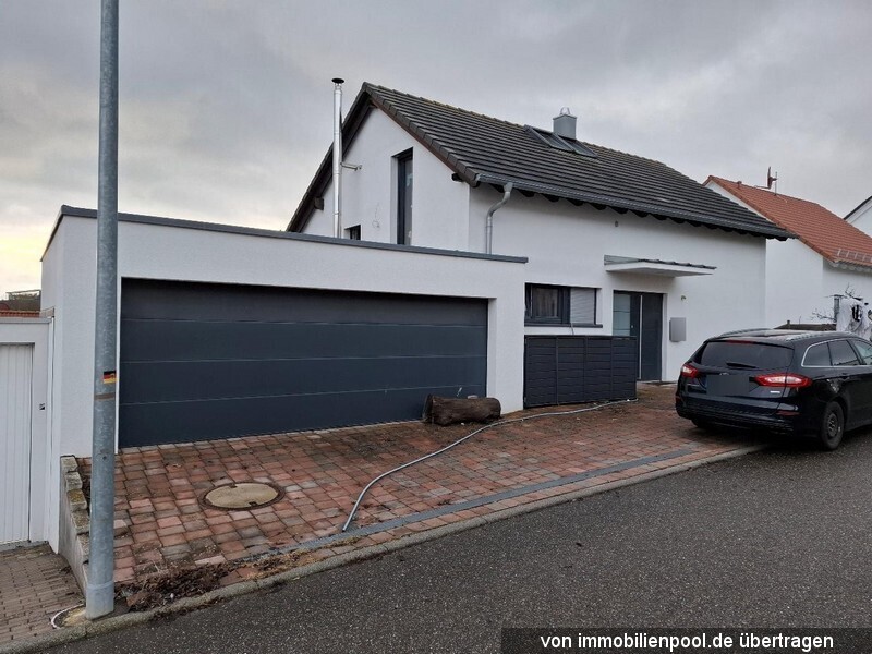 Foto 1 – Einfamilienhaus mit Doppelgarage