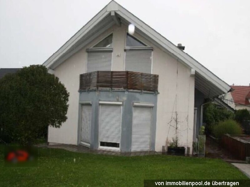 Foto 2 von 6 — Einfamilienhaus mit Doppelgarage, Carport und Ackerfläche