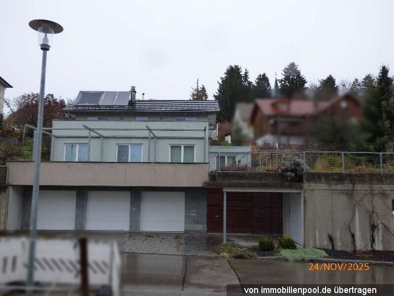 Foto 1 von 3 — Einfamilienhaus mit Garagengebäude