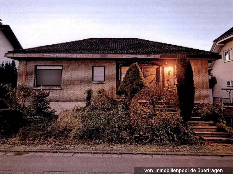 Foto 1 von 1 — Einfamilienhaus mit Einliegerwohnung und Garage