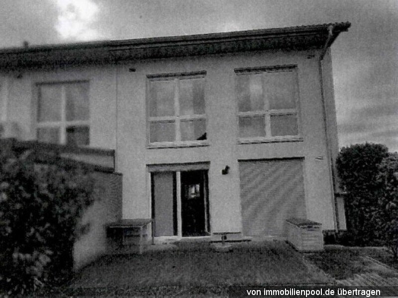 Foto 3 von 3 — Doppelhaushälfte mit PKW-Stellplatz und Garten