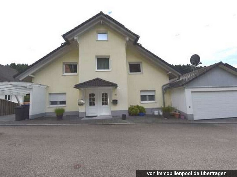 Foto 2 von 2 — Zweifamilienwohnhaus