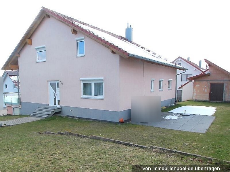 Foto 5 von 5 — Einfamilienhaus mit Doppelgarage und Geräteschuppen