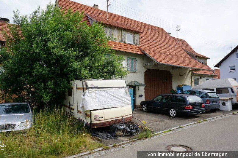 Foto 3 von 5 — Scheuer mit zwei Wohnhausanbauten