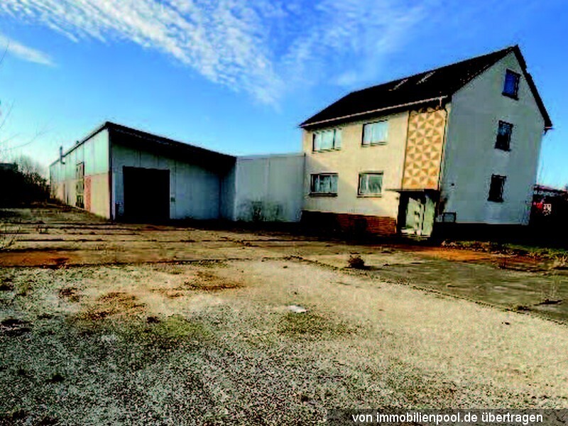 Foto 1 von 5 — Wohnhaus mit Gewerbehalle sowie mehrere Bau- und Landwirtschaftsgrun…