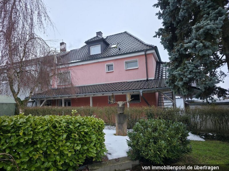 Foto 3 von 4 — Zweifamilienhaus mit Garage