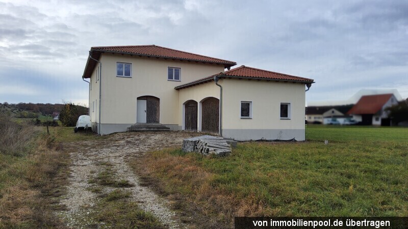 Foto 4 von 5 — Wohnhaus mit Doppelgarage