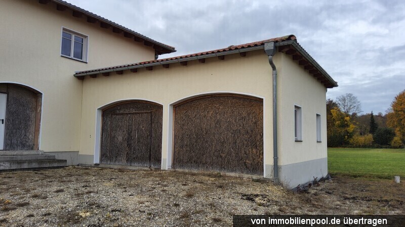Foto 3 von 5 — Wohnhaus mit Doppelgarage