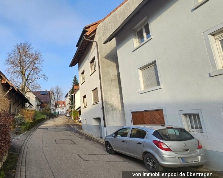 Foto 2 von 6 — Zweifamilienhaus mit Nebengebäude (ehemaliger Schopf)