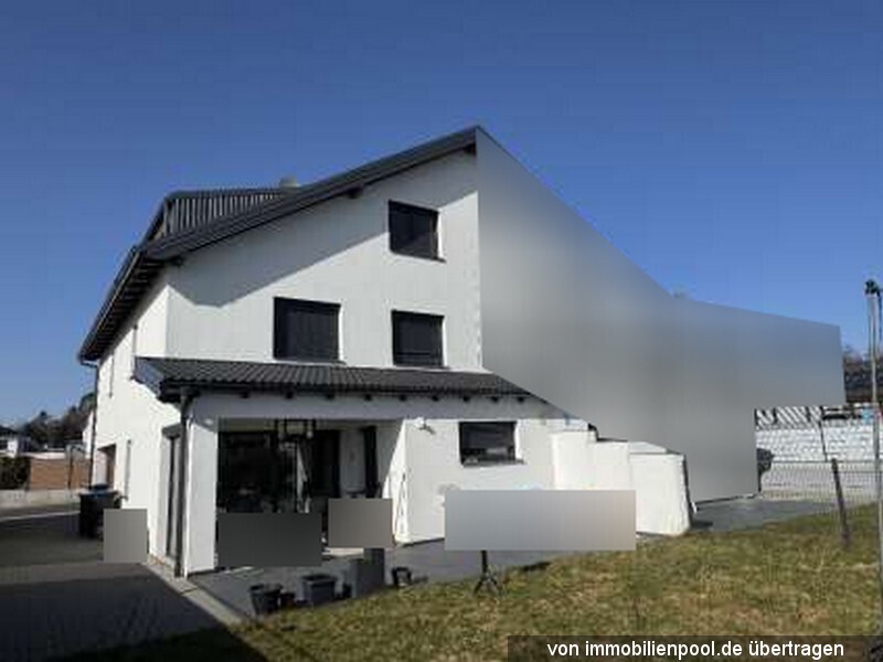 Foto 3 von 3 — Doppelhaushälfte mit Carport