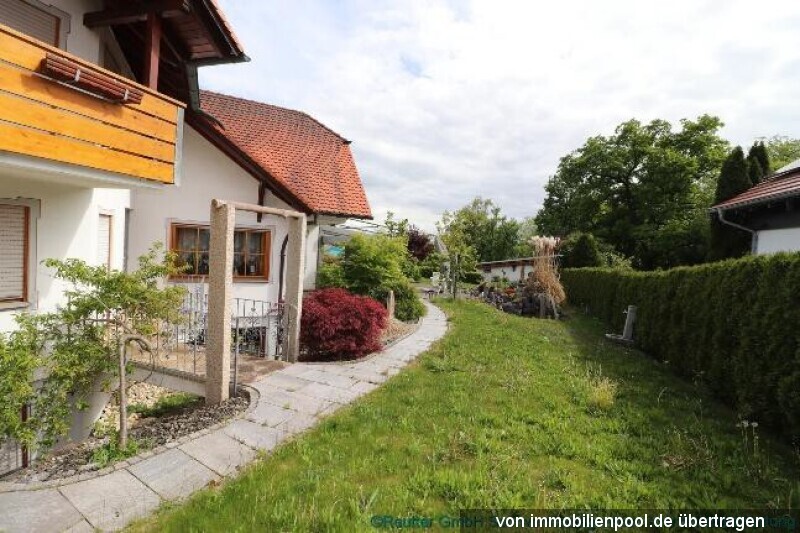 Foto 4 von 5 — Einfamilienhaus mit Doppelgarage und Nebengebäude