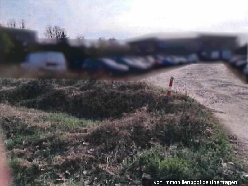 Foto 1 von 4 — unbebautes Sondergebiets-Grundstück als PKW-Abstellfläche