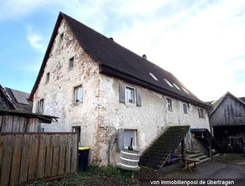 Foto 1 von 5 — Wohnhaus mit Nebengebäuden