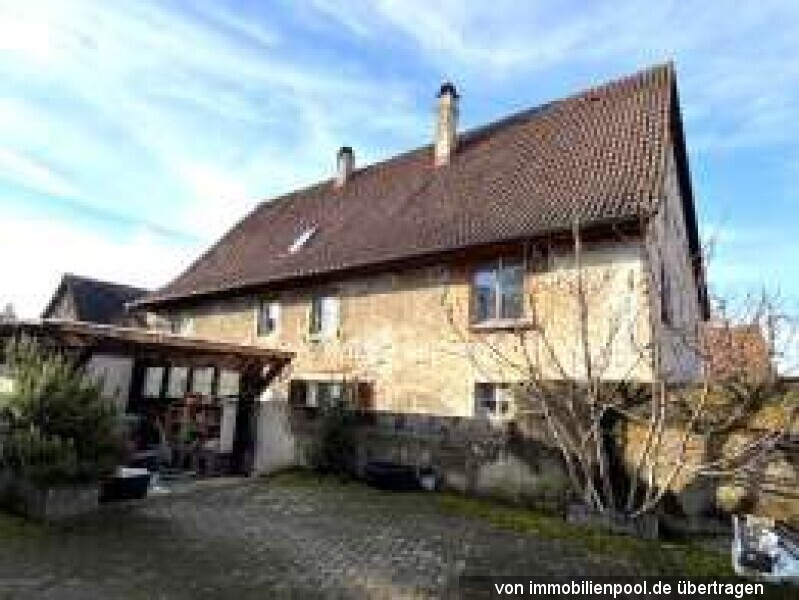 Foto 4 von 5 — Wohnhaus mit Nebengebäuden