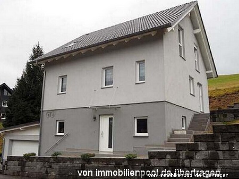Foto 2 von 3 — Einfamilienhaus mit Doppelgarage