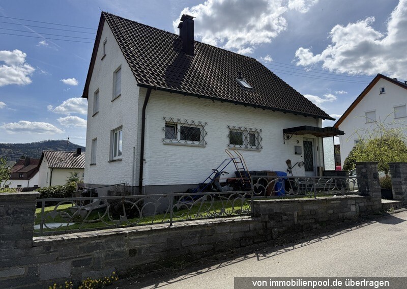 Foto 1 von 5 — Einfamilienhaus mit Einzelgarage