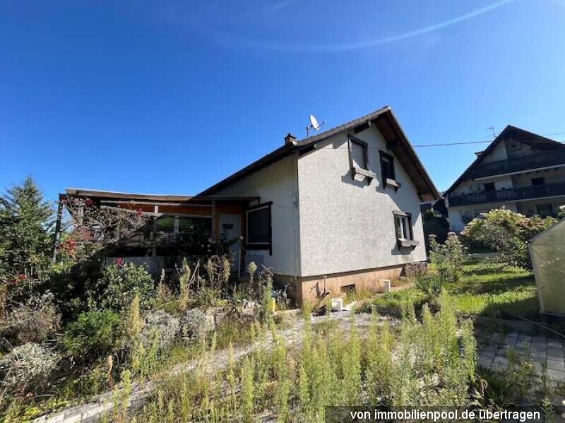 Foto 3 von 5 — Zweifamilienhaus mit mehreren Nebengebäuden