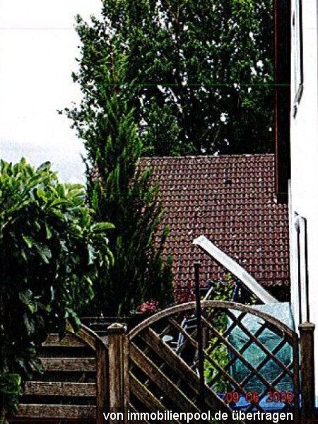 Foto 3 von 3 — Wohnhaus mit Doppelgarage