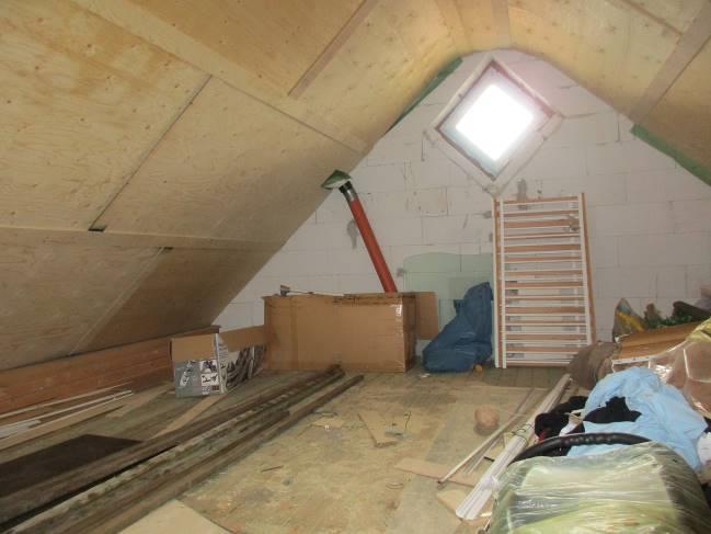 Foto 13 von 23 — Wohn-/Geschäftshaus, Einfamilienhaus mit Nebengebäuden