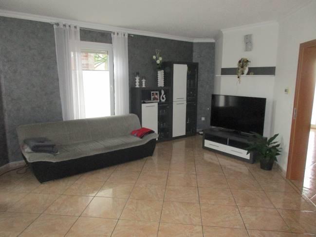 Foto 5 von 23 — Wohn-/Geschäftshaus, Einfamilienhaus mit Nebengebäuden