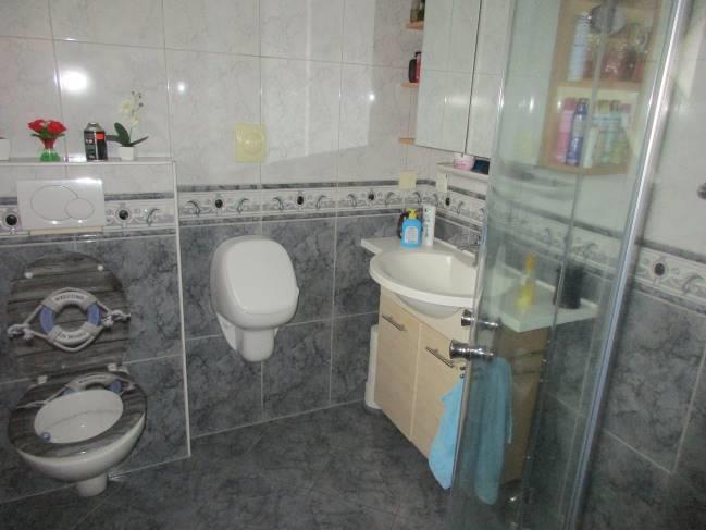 Foto 8 von 23 — Wohn-/Geschäftshaus, Einfamilienhaus mit Nebengebäuden