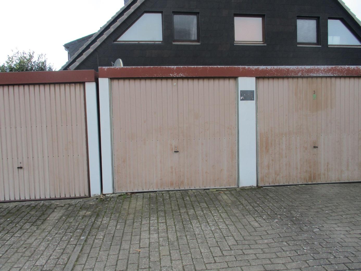 Foto 1 von 2 — Reihenhaus