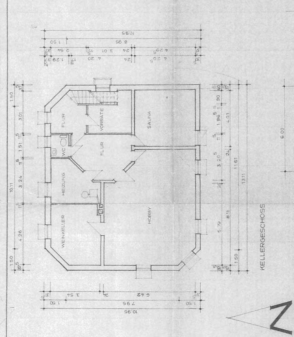 Foto 9 von 16 — Einfamilienhaus, Garage