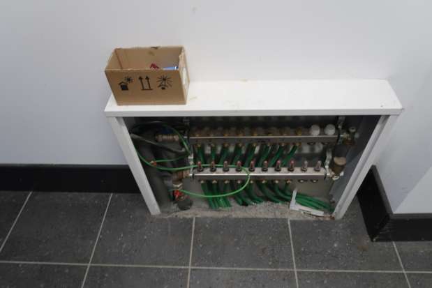 Foto 10 von 44 — Wohn-/Geschäftshaus